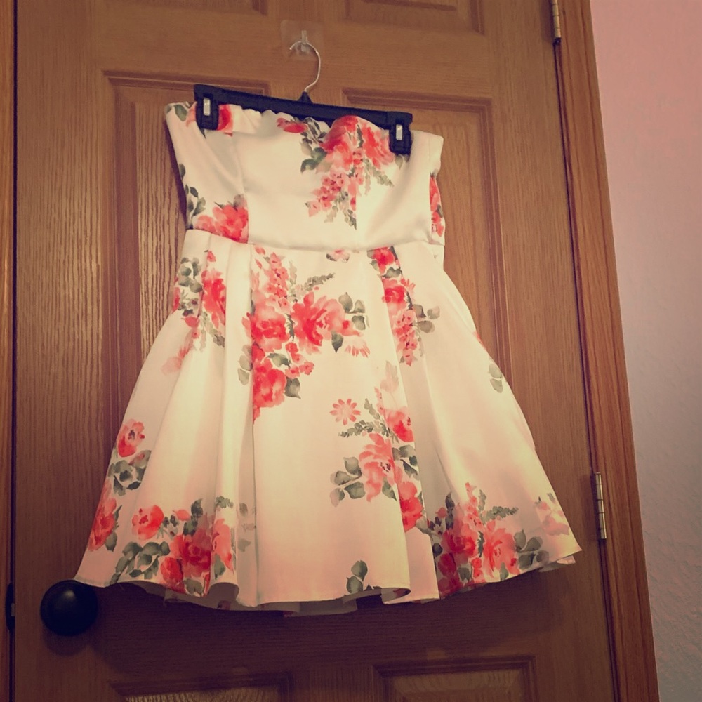 Juniors Formal Dress 7/8